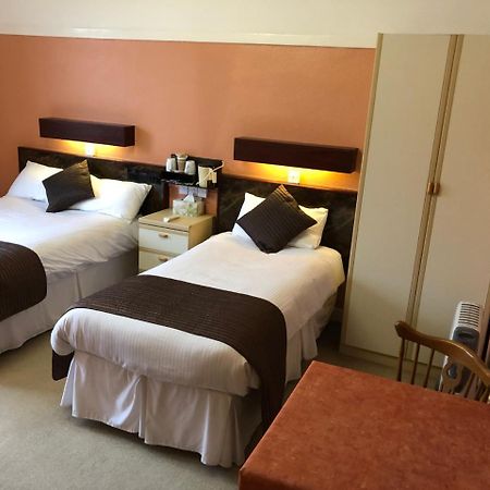 Grove End Hotel วัตฟอร์ด ภายนอก รูปภาพ