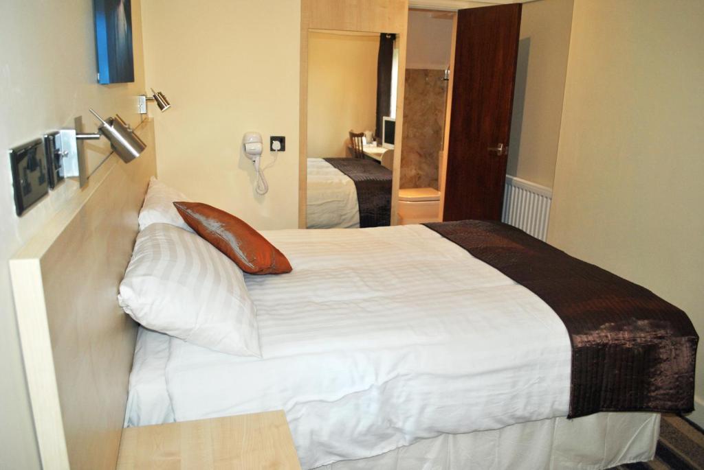 Grove End Hotel วัตฟอร์ด ห้อง รูปภาพ