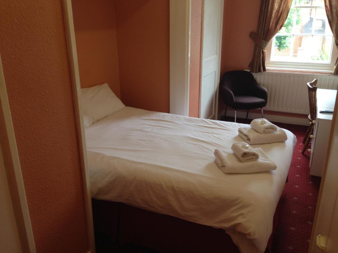 Grove End Hotel วัตฟอร์ด ภายนอก รูปภาพ