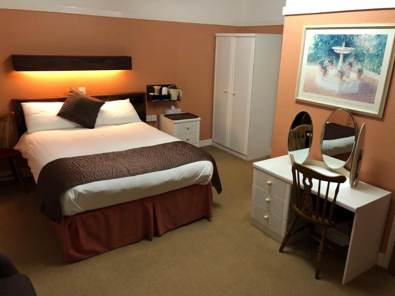 Grove End Hotel วัตฟอร์ด ภายนอก รูปภาพ
